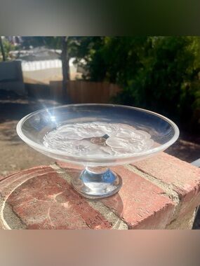 Crystal glass dish with frosted floral design